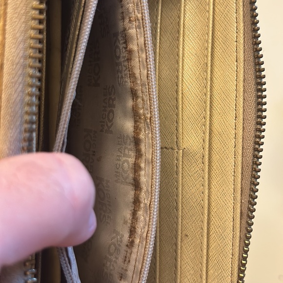 Rare MICHAEL KORS zipped wallet, gold color with monogram - Picture 4 of 8